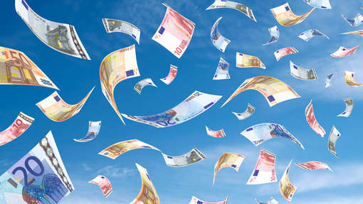 Billet d'euros tombent du ciel
